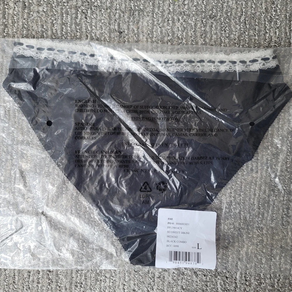 Free People So Sweet Bikini Size Large Color Black Combo NWT